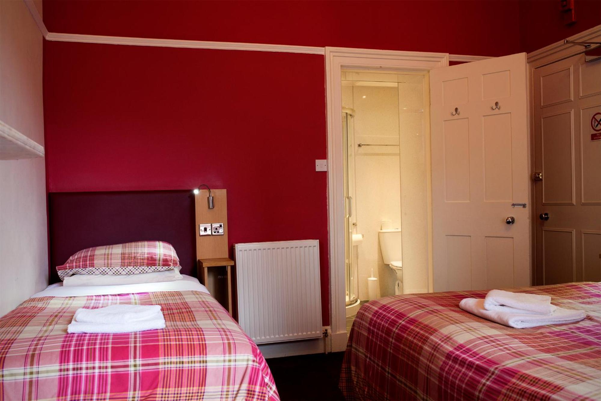 Regent House Hotel - City Centre Hotel Единбург Стая снимка
